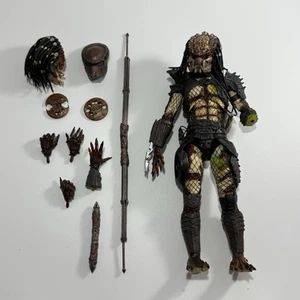 NECA Predator 2 Ultimate Battle Damaged City Hunter Action Figure - Picture 1 of 3