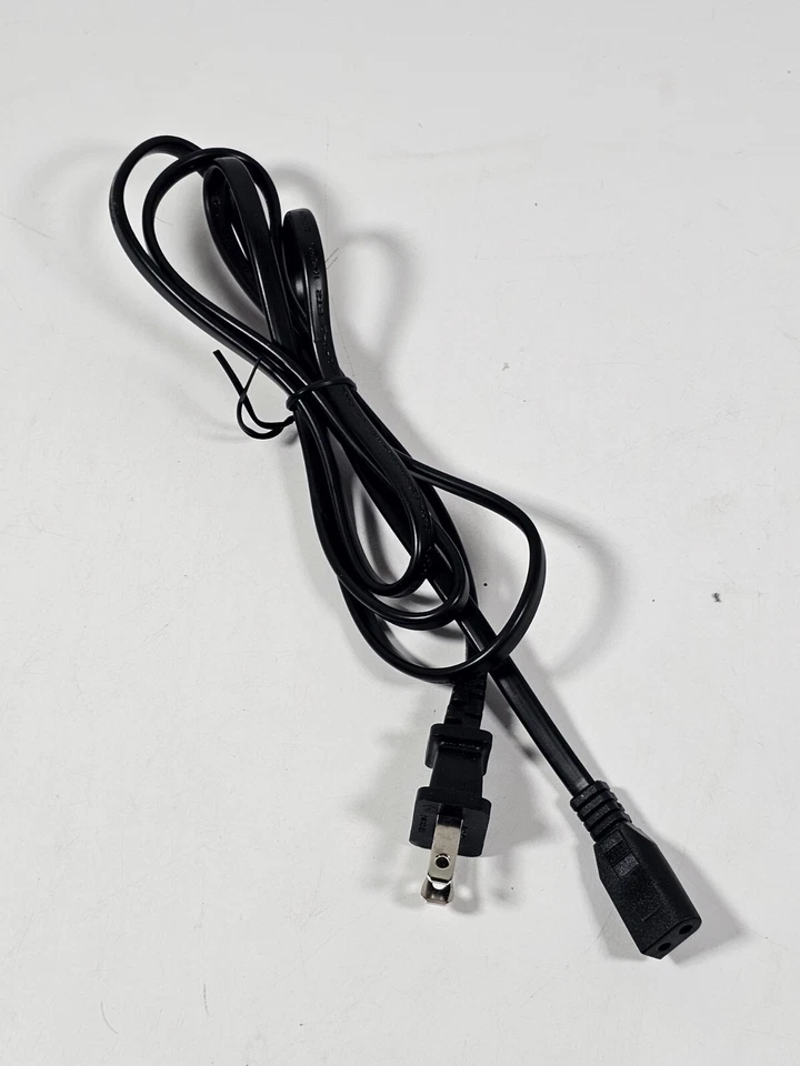 Cable de alimentación para tocadiscos estéreo Bluetooth Insignia NS-BTST21 Foto 1 de 4