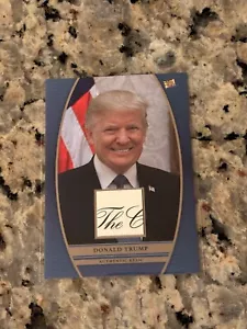 DONALD TRUMP AUTHENTIC RELIC CARD PIECES OF THE PAST - Picture 1 of 4