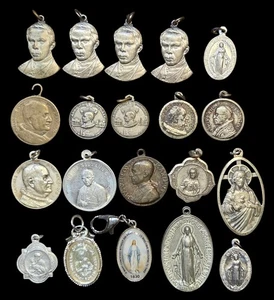 20 Catholic Medals Lot w/ Relic St Joseph Neumann Pope Mary Jesus Vintage - Picture 1 of 8