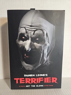 Figura de acción NECA - Ultimate Art the Clown (Terrifier) Foto 1 de 4