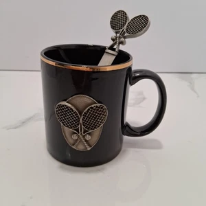 Taza y abrecartas con emblema de pelota y raqueta temática de tenis regalo de oficina latón negro - Imagen 1 de 7