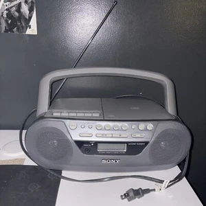Sony CFD-S05 CD / AM FM Radio / Cassette Recorder BoomBox Mega Bass - Tested - Picture 1 of 8