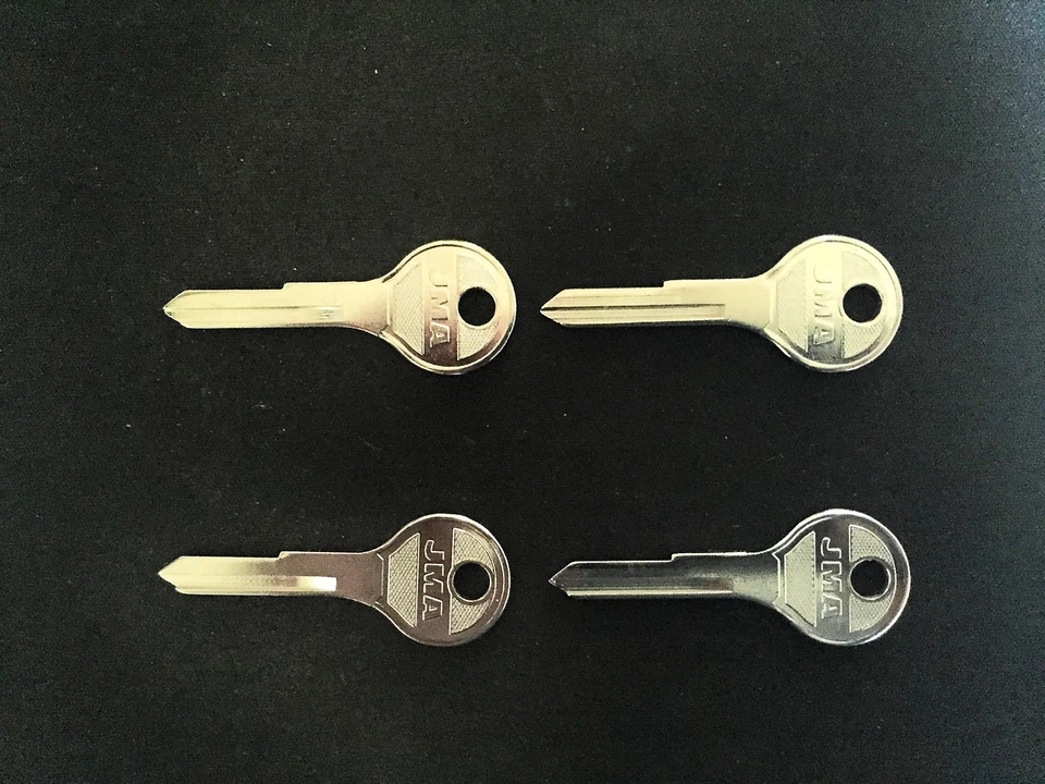 BMW R100GS R65 R60 R100RT R80 R90 R75 K1100LT K1100RS airhead 4 key blanks - Image 1 of 1