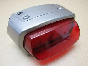 Luz trasera freno Royal Enfield Himalayan 410 2021 10.378 millas (13870) - Imagen 1 de 8