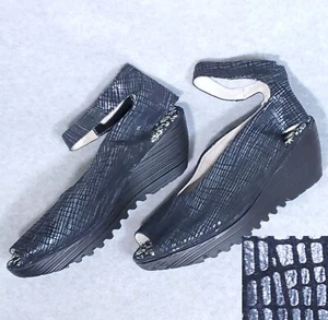 BERNIE MEV MELY 39 9 PLATFORM WEDGE*WORN ONCE*NAVY BLUE PRINT ANKLE STRAP PEEP - Picture 1 of 8