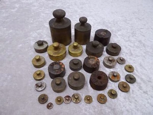 31 Pz. Convoluzione Antico Metallo Pesi per Bilancia Krämerladen Kaufmann Annata - Imagen 1 de 5