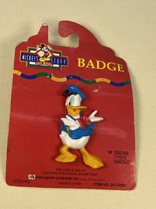 Disney Donald Duck Vintage Collectible Trading Badge Pin by Monogram Products - Picture 1 of 4