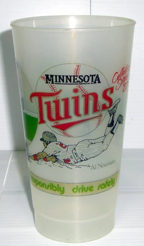 Minnesota Twins Vintage 1987 Collectible Plastic Drink Container Cover