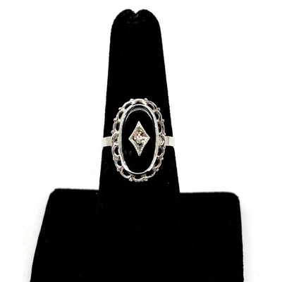 Anillo vintage para mujer de oro blanco de 10 k ovalado de ónix central de diamantes talla 6,5 (LO1016476) Foto 1 de 4