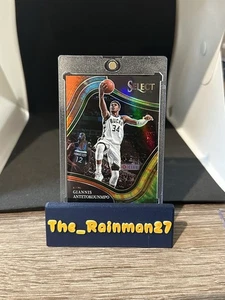 2021 Panini Select Giannis Antetokounmpo Tie-Dye Prizm /25 - Foto 1 di 13