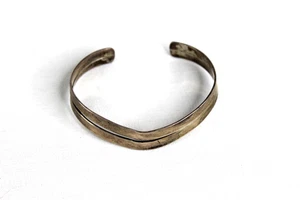 V-Shaped Wrist Bracelet .925 Silver 15 grams 2 1/2 inches wide Scrap or Repair - Picture 1 of 6