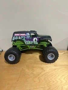 Grave Digger Mattel Hot Wheels Monster Jam Large Truck 17" x 10" 1:10 scale - Picture 1 of 4