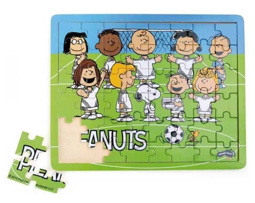Puzzle in legno Peanuts Calcio, 48 pezzi, Snoopy Charlie Brown Linus, cm 34x27 - Immagine 1 di 1