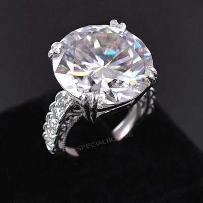 ¡Anillo de diamantes blancos de 29,90 quilates certificado con detalles de diamantes! ¡Tachuelas de diamante GRATIS! Foto 1 de 4