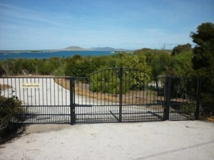 ALUMINIUM HOMEBUSH DRIVEWAY GATES 1800-2100H/2 x 1980 BLACK - Picture 1 of 7