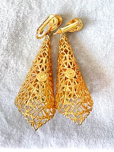Filigree Cone-shaped Earrings Gold-tone Metal Clip-on Vintage Retro - Picture 1 of 6
