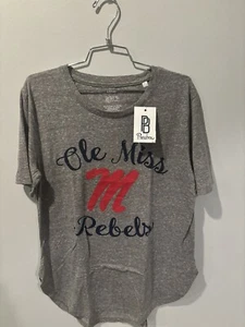 Nueva Camiseta Para Mujer Ole Miss Universidad de Mississippi Gris Caja de Prensa - Imagen 1 de 3
