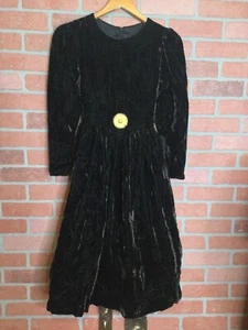 Joan Calabrese Girls Black Velvet Dress Gold Bow Flower Brooch Size 14 - Picture 1 of 8