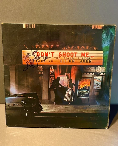 Signed ORIGINAL ELTON JOHN album DON’T SHOOT ME LP authentic signature Autograph Cover