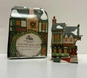 Dipartimento 56 Heritage Villaggio di Natale - Ornamento Locanda Pied Bull 1993 da collezione - Foto 1 di 4