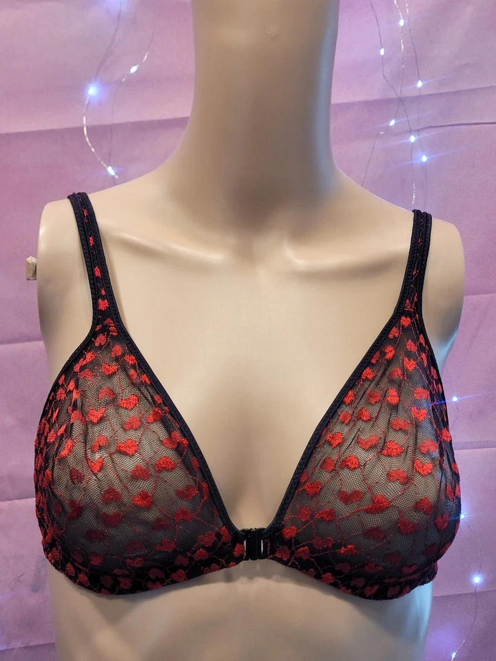 Sujetador adorable talla us 36D con aros negro con corazones bordado cierre frontal Foto 1 de 4