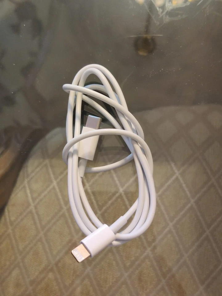 Cable Apple MQGJ2AM/A 1m USB-C a Lightning - Blanco Foto 1 de 1