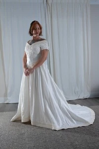New Vintage Deadstock Elegant Custom Vintage Wedding Dress size 10 - Picture 1 of 4