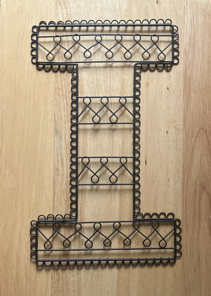 Soporte de recuerdo de imagen negro de metal con letra de pared Pottery Barn Teen PB Wire PB Foto 1 de 3