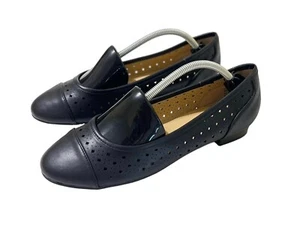 Comfort View Black Flat Dress Shoes Women Size 9M Laser Cut Holes - New No Box - Picture 1 of 10