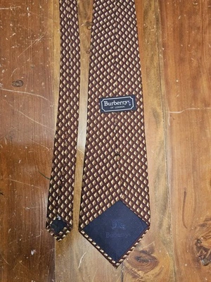 Corbata de seda Burberry para hombre Foto 1 de 4