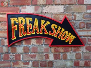 "FREAKSHOW" HAND MADE SIGN. Vintage Circus, Fairground Style. Painted & Carved - Picture 1 of 10