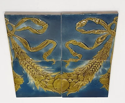 Panel de 4 Azulejos Art Nouveau Cornucopia Relieve Mayólica Fauces & Co C1890 AE1 Foto 1 de 3