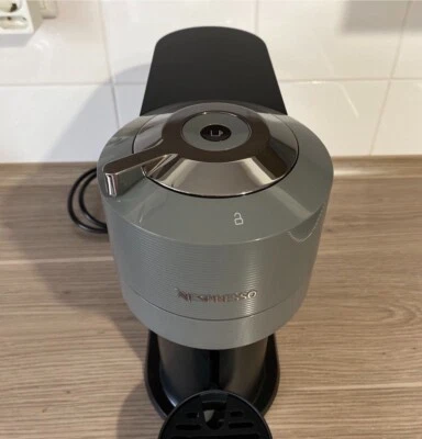 Nespresso VertuoNext 1500W Kapselmaschine - Grau (ENV120GY) - Bild 1 von 2