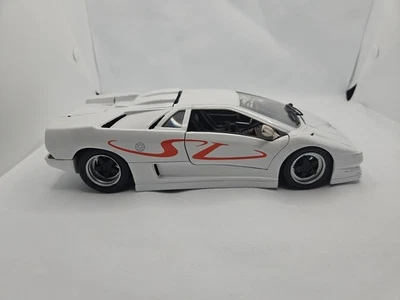 Maisto Die-cast 1:18 Lamborghini Diablo S V blanco usado #BXH Foto 1 de 4