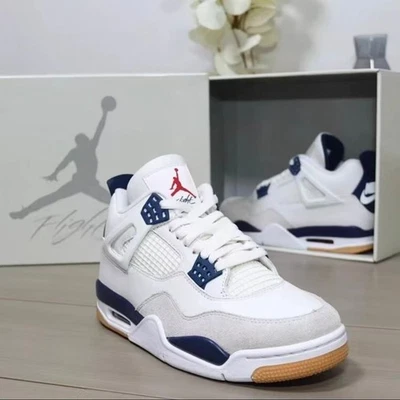 Zapatos de baloncesto retro de caña media para hombre Nike SB x Air Jordan 4 "azul marino" Foto 1 de 4