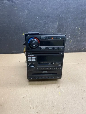 Radio reproductor de CD Subaru Legacy Outback 2000-2002 casette control de clima T9294 DG Foto 1 de 4