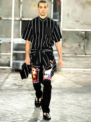 $950 Givenchy 2016 Black/White Striped Shirt Size 42/Large Relaxed Columbian Fit - Image 1 of 4