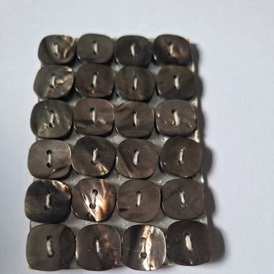 Perlmuttknöpfe viereckig Set 24 Stück grau/braun schimmer, 2loch, ca. 16,5 mm - Bild 1 von 4