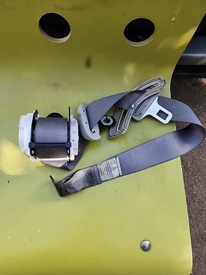 SAFETY BELT 2005-2010 SCION Toyota Prius TC Driver Side Left Rear Seat C7026 - Image 1 of 3