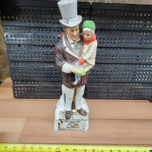 Decanter vintage Ski Country Bob Cratchit e piccolo Tim *VUOTO* - Foto 1 di 13