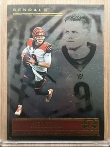 2021 Illusions Football Joe Burrow verde esmeralda paralelo #40 Cincinnati Bengals - Imagen 1 de 2