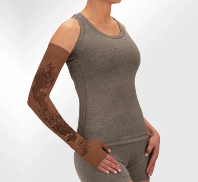 Manga de compresión manga de ensueño MOSAIC HENNA CASTAÑO de JUZO, opción Guantelete Foto 1 de 4