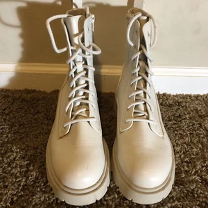 Womens Cream Combat Boots Size 9 N Boundaries - Picture 1 of 5