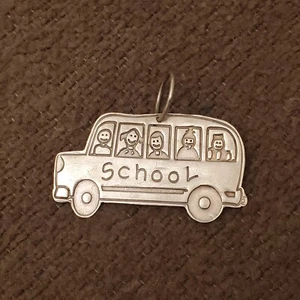 Vtg Sterling Silver 925 School Bus Brooch/Pin EFS Save The Children Mexico 9.3g - Picture 1 of 11