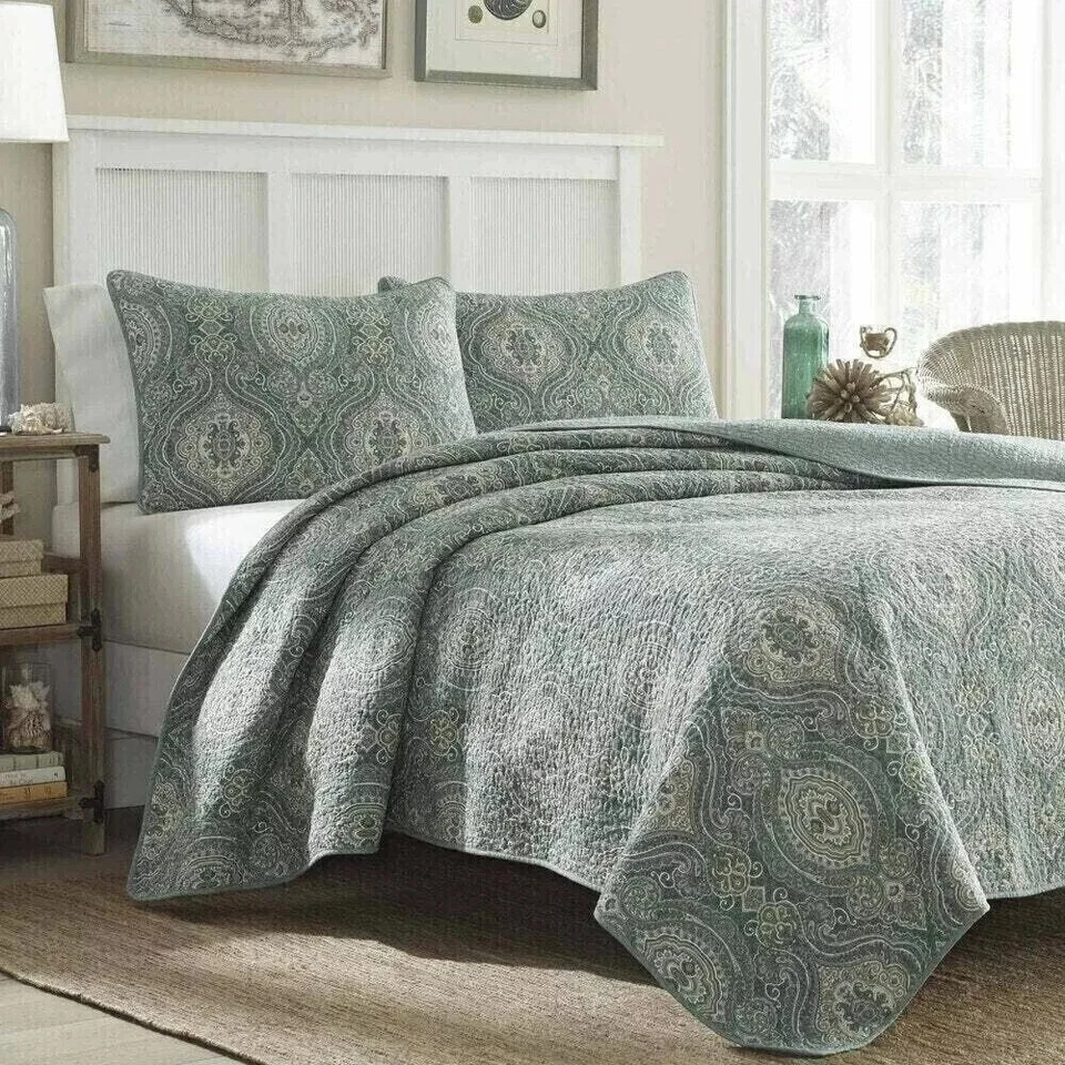 King Quilt Set Green Elegant Paisley Medallion Damask Design Farm Bedding 3Piece - Image 1 of 4