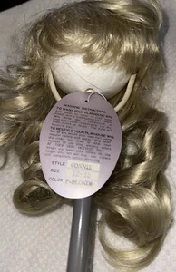 CONNIE Spielhaus Puppenperücke Größe 12-13 Farbe hellblond Modacryl gewellt - Bild 1 von 9