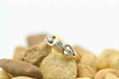 Anillo Trilogía Diamante 18K Dos Tonos 3 Piedras PPF Banda Cinta Elegante Remolino Estate Talla 5 Foto 1 de 4