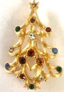 🔥Vintage Monet Signed Gold Christmas Tree Multi-Colored Rhinestones Pin Brooch - Picture 1 of 3