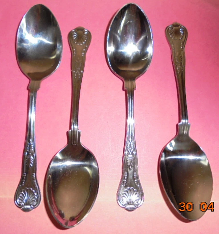 4 x cucharas largas de acero inoxidable patrón Kings Foto 1 de 1